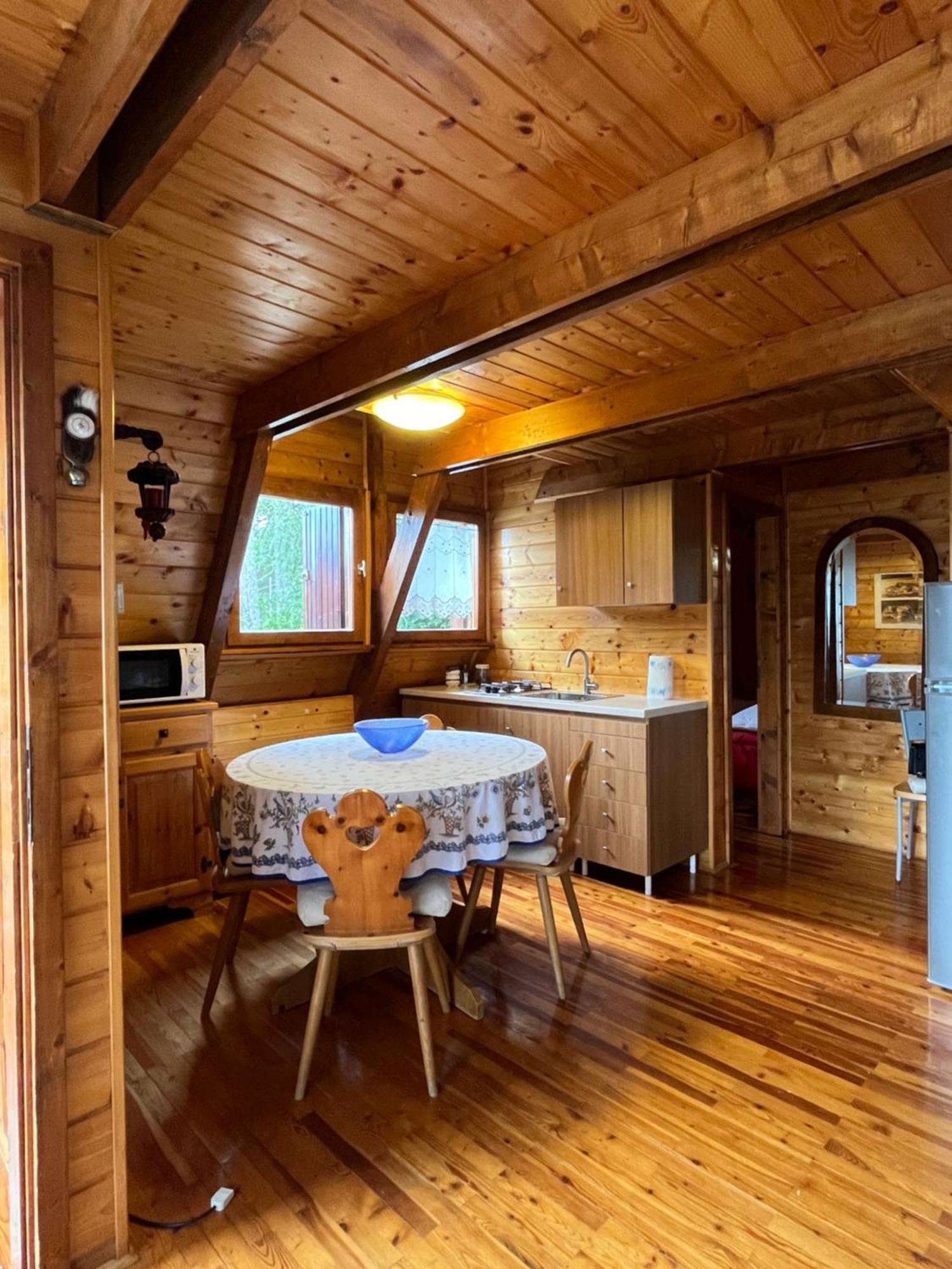 Chalet Natura La Taverna Dei 3 Porcellini Cavaliere  المظهر الخارجي الصورة