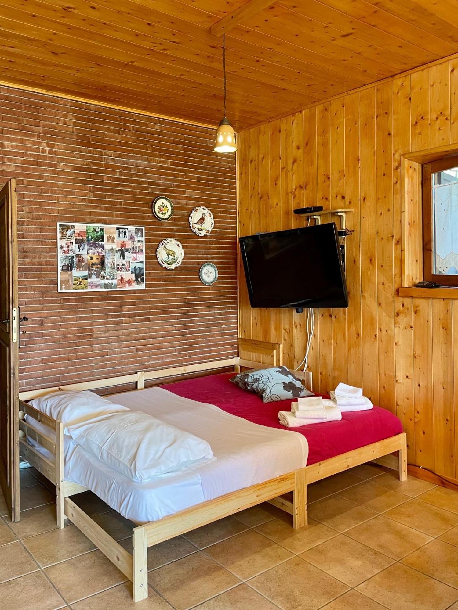 Chalet Natura La Taverna Dei 3 Porcellini Cavaliere  المظهر الخارجي الصورة